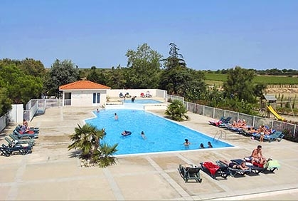 Camping Les Fontaines, Roussillon, Frankreich